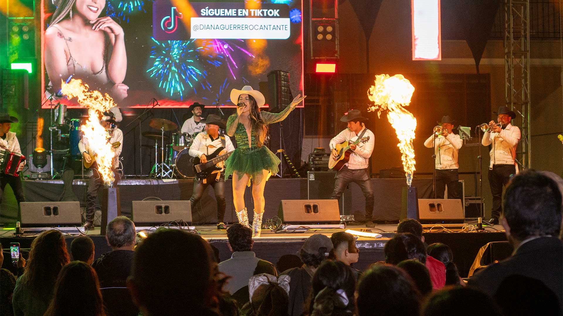 diana guerrero tarima